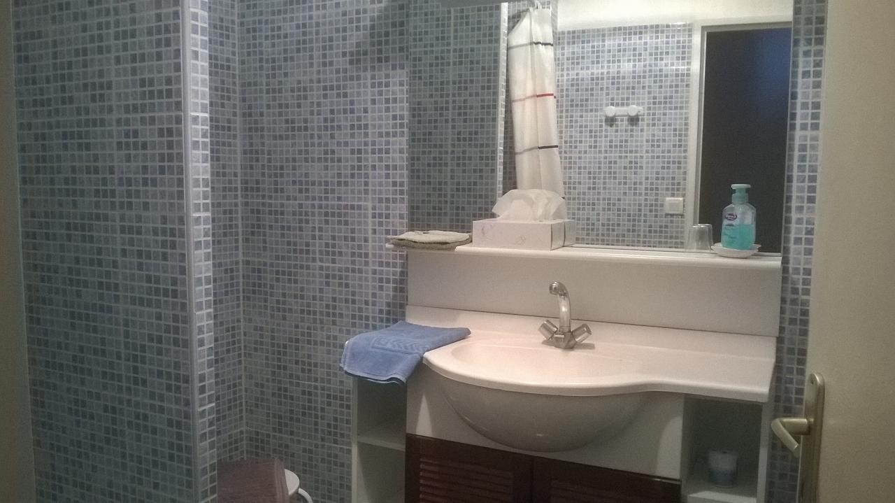 Le Hameau Aux Escargots Bed & Breakfast Bernon Room photo